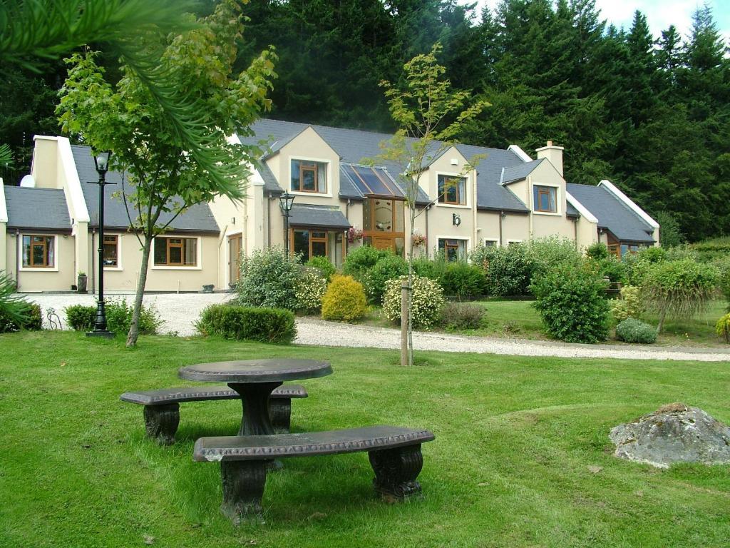 Trooperstown Lodge Laragh Bagian luar foto